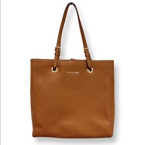 Classic Michael Kors tote handbag Saffiano leather